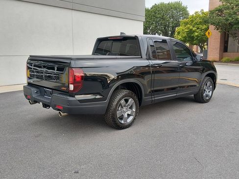 Used 2025 Honda Ridgeline TrailSport image 4