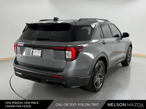 Used 2025 Ford Explorer ST-Line w/ Premium Package RWD image 6