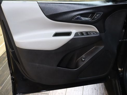 Used 2020 Chevrolet Equinox LT FWD image 30