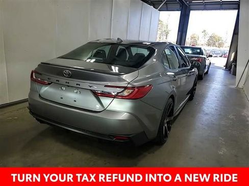 Used 2025 Toyota Camry SE w/ Multimedia Upgrade Package image 18