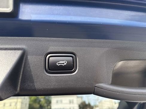 Certified 2022 Hyundai Tucson Limited w/ Cargo Package image 8