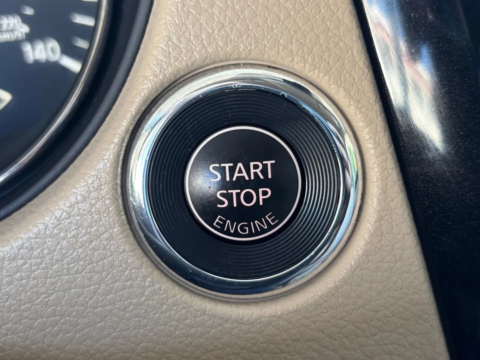 Used 2019 Nissan Rogue SV AWD/4WD image 26