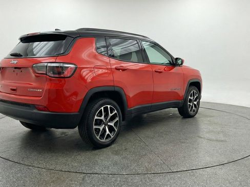 Used 2025 Jeep Compass Limited AWD/4WD image 9