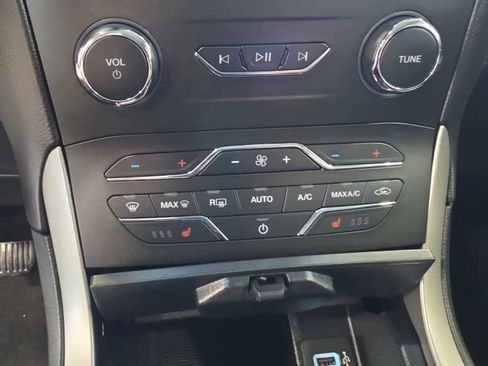 Used 2020 Ford Edge SEL AWD/4WD image 24
