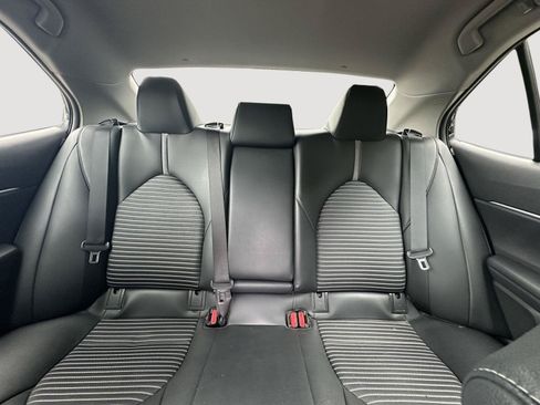 Used 2019 Toyota Camry SE FWD image 13