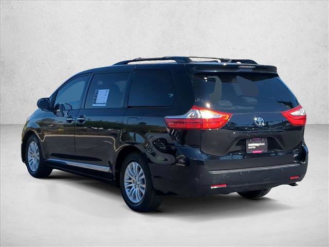 Used 2015 Toyota Sienna XLE w/ XLE Navigation Package FWD image 8