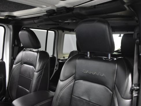Used 2020 Jeep Wrangler Unlimited Sahara AWD/4WD image 17