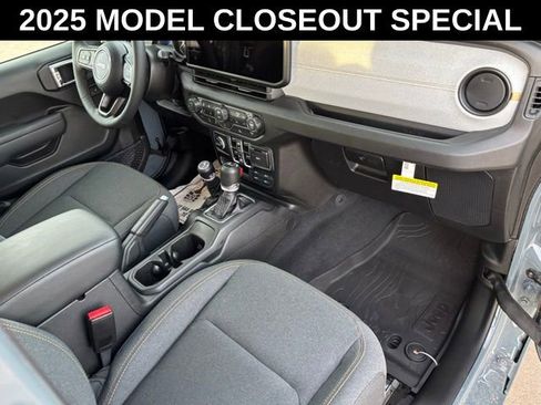 New 2025 Jeep Gladiator Sport AWD/4WD image 23
