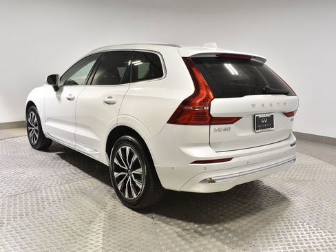 Used 2023 Volvo XC60 B5 Plus image 5