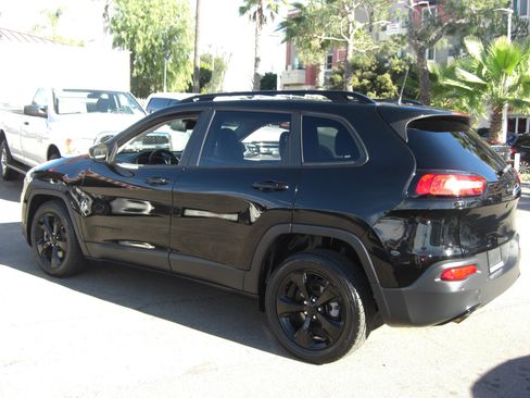 Used 2018 Jeep Cherokee Limited w/ High Altitude Package image 11