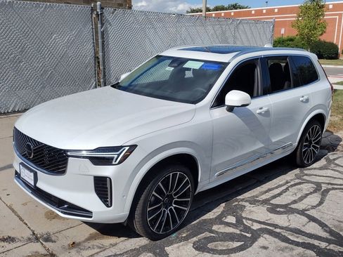 New 2026 Volvo XC90 B6 Plus image 6