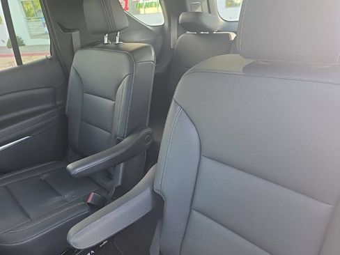 Used 2025 Chevrolet Traverse LT FWD image 20