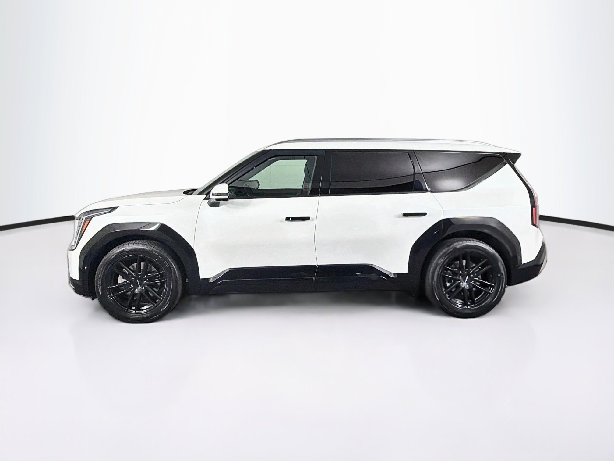 Used 2024 Kia EV9 Land AWD/4WD image 4