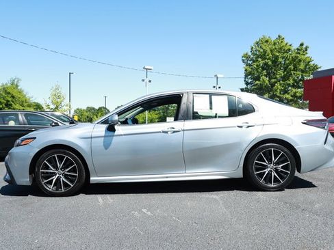 Used 2023 Toyota Camry SE FWD image 9