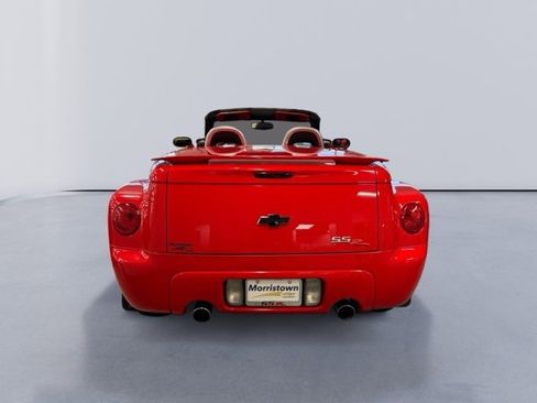 Used 2003 Chevrolet SSR w/ Preferred Equipment Group image 4