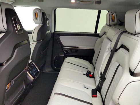 Used 2024 Rivian R1S Adventure AWD/4WD image 21