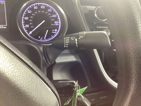 Used 2020 Toyota Camry LE image 18