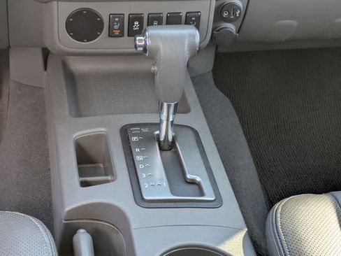 Used 2019 Nissan Frontier SL image 19