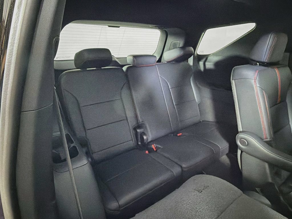 New 2026 Chevrolet Traverse RS w/ LPO, Floor Liner Package AWD/4WD image 24