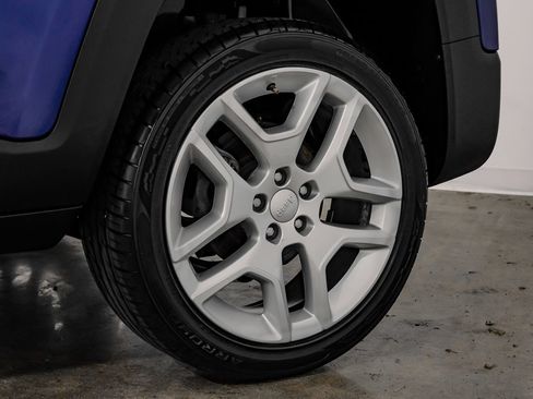Used 2021 Jeep Renegade Latitude AWD/4WD image 45