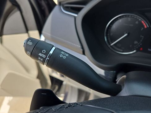 Used 2022 Cadillac XT4 Premium Luxury w/ Enhanced Visibility Package image 25