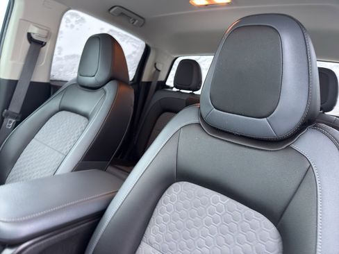 Used 2018 Chevrolet Colorado Z71 image 26