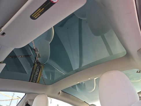 Used 2023 Tesla Model 3 Standard Range image 19