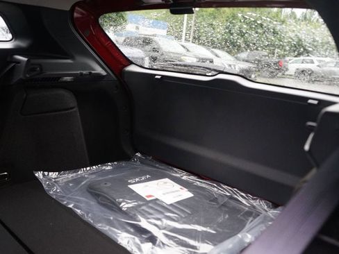 New 2025 Nissan Kicks SR image 30