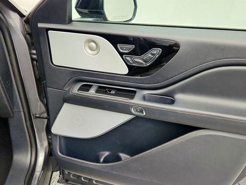 Used 2025 Lincoln Aviator Reserve w/ Equipment Group 201A image 27