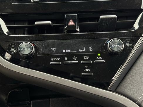 Used 2024 Toyota Camry SE image 18