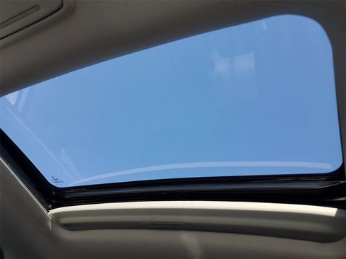 Certified 2025 Acura ADX FWD image 31