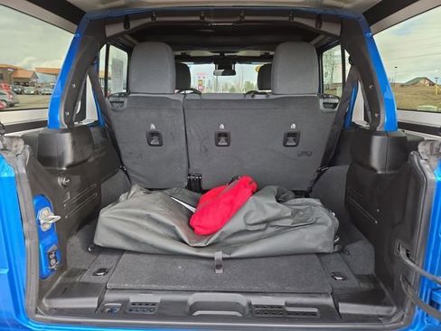 Used 2024 Jeep Wrangler Willys image 31