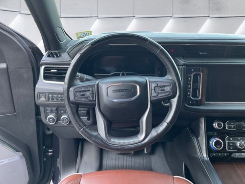 Used 2023 GMC Yukon Denali Ultimate w/ LPO, Floor Liner Package AWD/4WD image 30