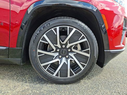 New 2025 Jeep Wagoneer Limited image 5