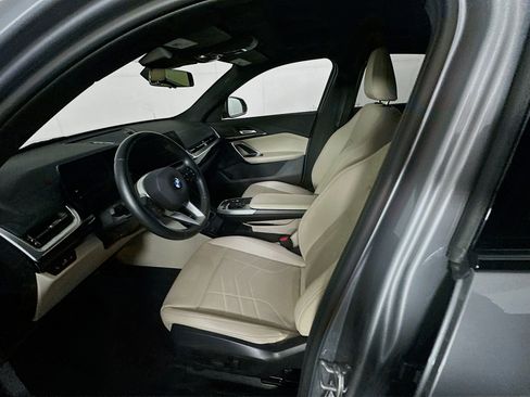 Used 2025 BMW X2 xDrive28i w/ Convenience Package image 13