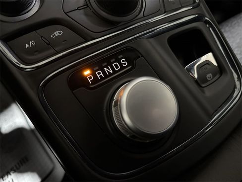 Used 2016 Chrysler 200 S image 17