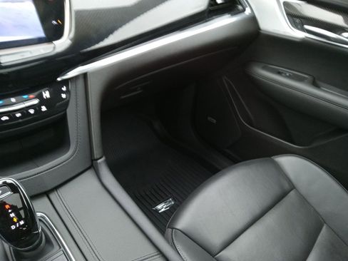 Used 2023 Cadillac XT6 Sport image 18