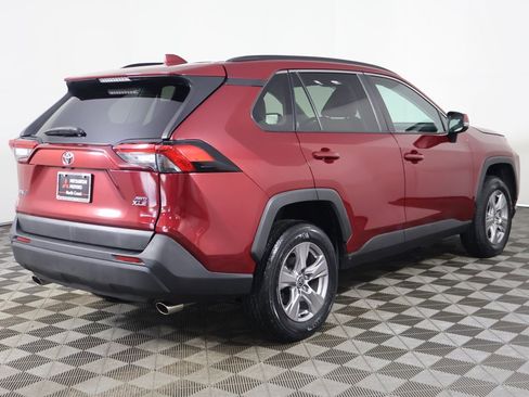 Used 2022 Toyota RAV4 XLE AWD/4WD image 8