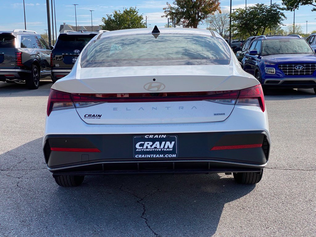 New 2026 Hyundai Elantra Hybrid FWD image 6