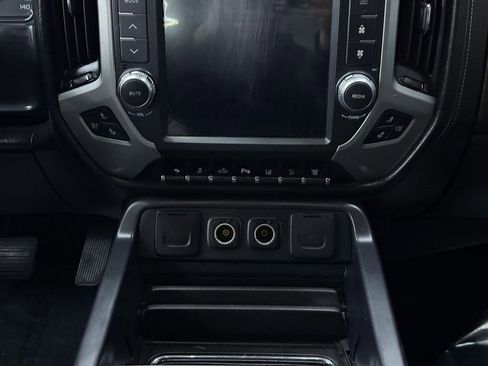 Used 2015 GMC Sierra 2500 SLT w/ Duramax Plus Package image 25