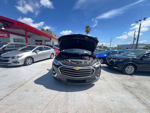 Used 2020 Chevrolet Traverse LT FWD image 4