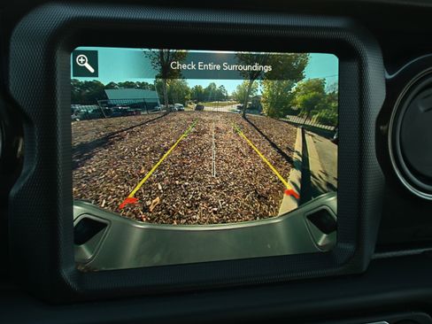 Used 2022 Jeep Gladiator Sport image 14