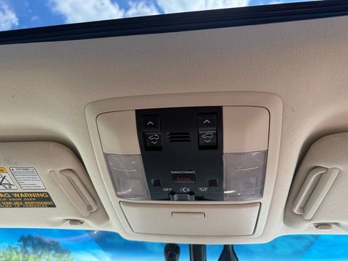 Used 2016 Lexus GX 460 w/ Premium Package AWD/4WD image 19