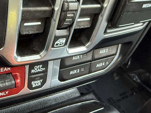 Used 2024 Jeep Wrangler Unlimited Rubicon 4xe AWD/4WD image 31