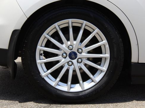 Used 2015 Ford C-MAX Energi SEL w/ Equipment Group 302A FWD image 24