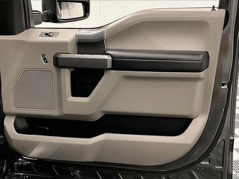 Used 2019 Ford F250 XLT w/ XLT Premium Package image 17