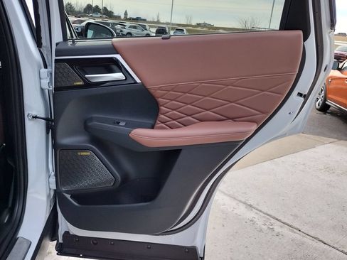 New 2026 Mitsubishi Outlander SEL AWD/4WD image 32