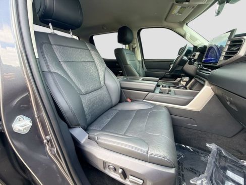 Used 2023 Toyota Tundra Limited AWD/4WD image 29