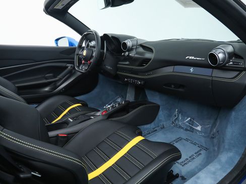 Certified 2022 Ferrari F8 Tributo image 21