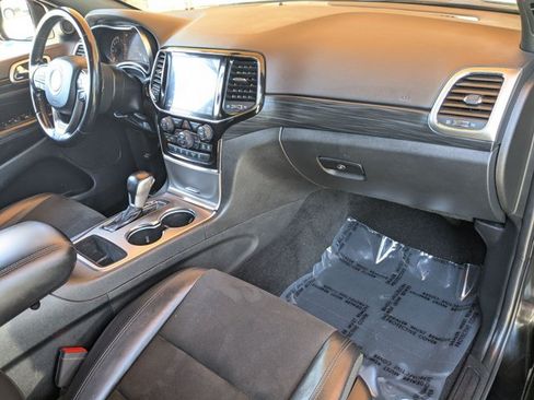 Used 2021 Jeep Grand Cherokee Laredo X AWD/4WD image 22